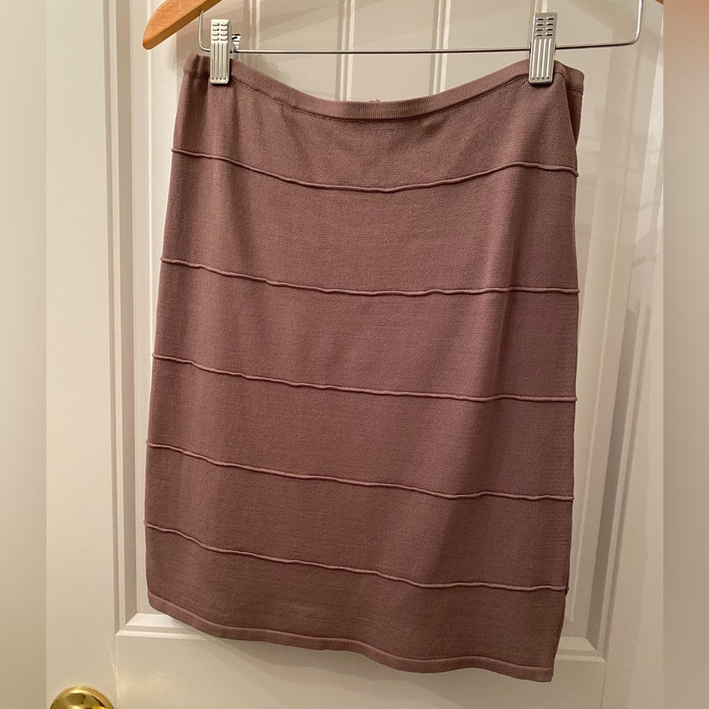 Women’s Size Large Horizontally Ribbed Skirt